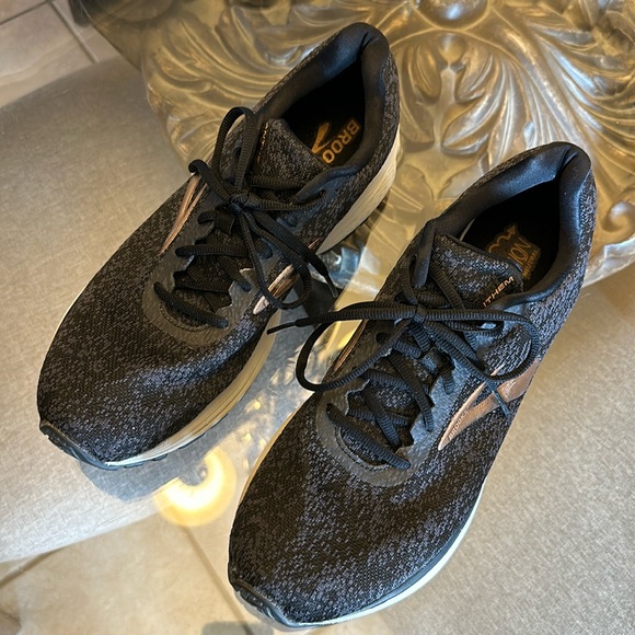 Brooks Other - Men’s Brooks anthem 2 size12